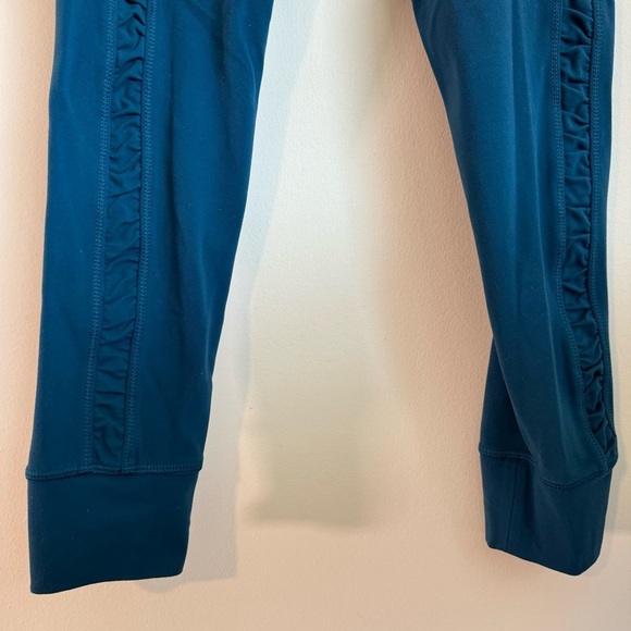 Athleta Salutation Stash II Ruch Craft Dark Teal 7/8 Leggings size XXS - Picture 3 of 7